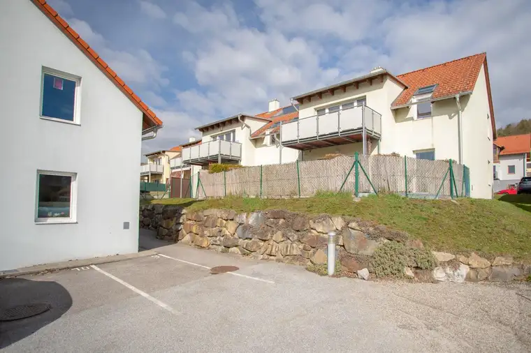 Schöne 3 Zimmerwohnung mit Balkon in Hofamt Priel (Kaufoption)