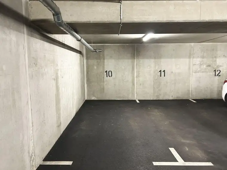 Komfortables Parken in 1210 Wien Kantnergasse 43 - provisionsfreier Tiefgaragenstellplatz