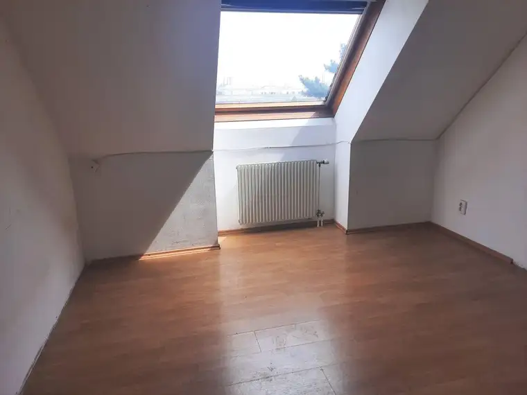 1220 Wien Erzherzog Karl Straße - zentral gelegene 2 Zimmerwohnung mit zusätzlichem Raum am Dachboden