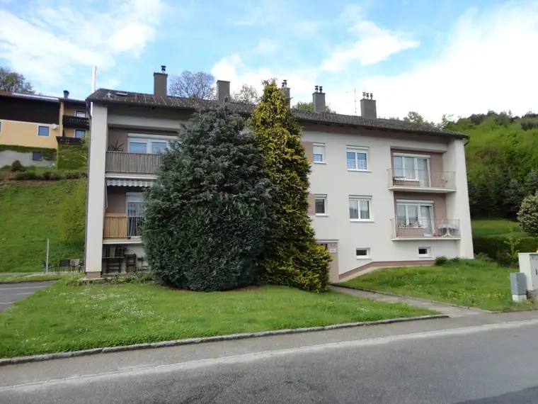 Charmante 2-Zimmer-Wohnung mit Parkplatz in Hofamt Priel – ideal für Singles oder Paare!