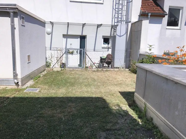 Traumhafte 2 Zimmerwohnung mit Garten und Terrasse in Hofstetten!