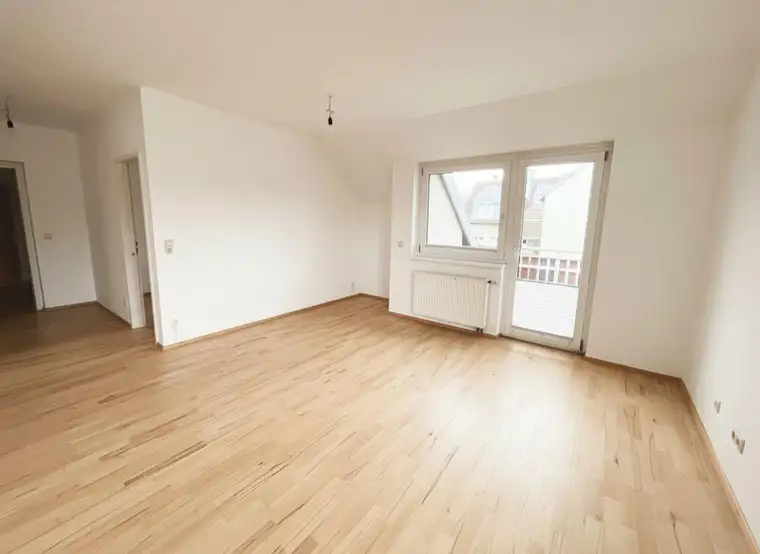 3 Zimmer Traumwohnung mit Balkon in Krummnussbaum