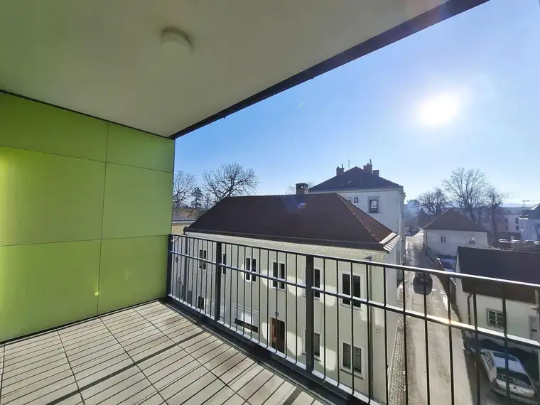 Helle 2-Zimmer-Wohnung mit Loggia in Mitten von Pöchlarn