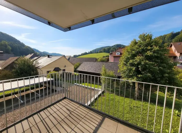Schöne 3-Zimmer-Wohnung mit Balkon in Randegg