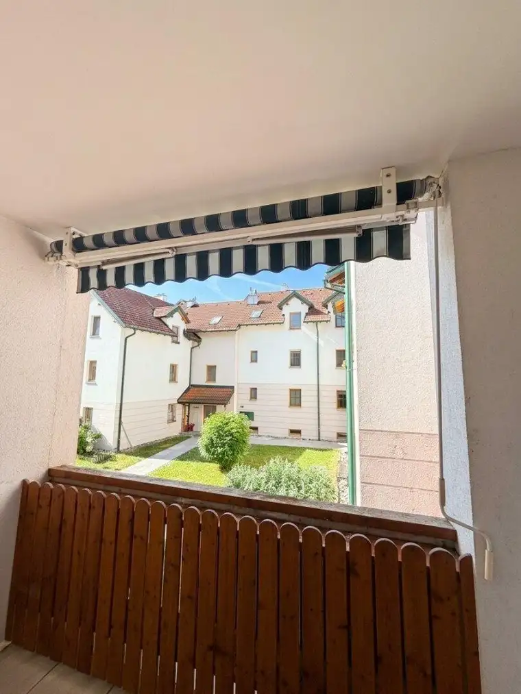 Wohnen zum Wohlfühlen – Charmante 2-Zimmer-Wohnung mit Loggia in Rotheau