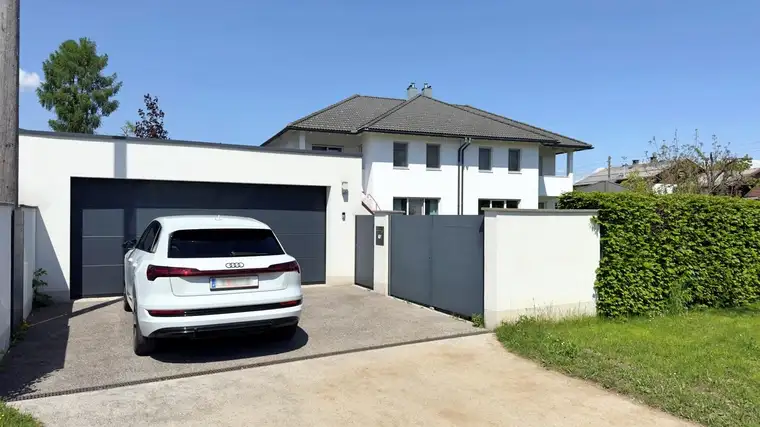 Neuer Preis: Gepflegte Doppelhaushälfte mit Garage &amp; sonnigem Garten in Toplage.