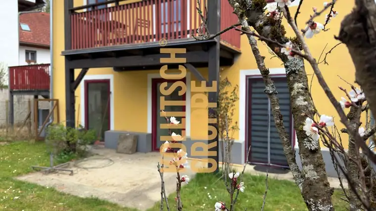 Ländlich wohnen und dennoch zentral – Große 2-Zimmer-Mietwohnung mit Garten und Autoabstellplatz.