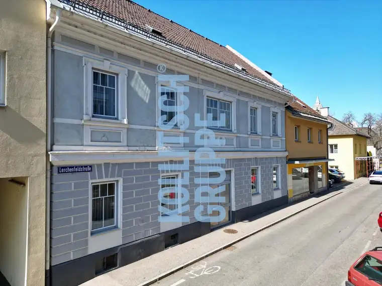 Geschäfts- &amp; Bürogebäude in Toplage am Kreuzbergl mit großzügigen Parkflächen und guter Anbindung.