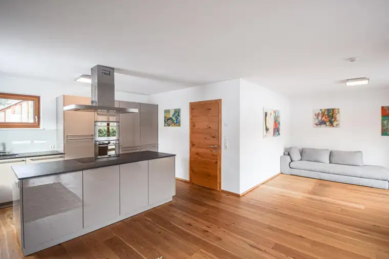 Zweifamilienhaus in sonniger Alleinlage mit wunderschönem Rundumblick