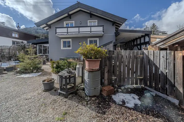 Großzügiges Einfamilienhaus in ruhiger Sonnenlage