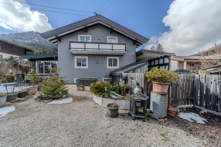 Großzügiges Einfamilienhaus in ruhiger Sonnenlage