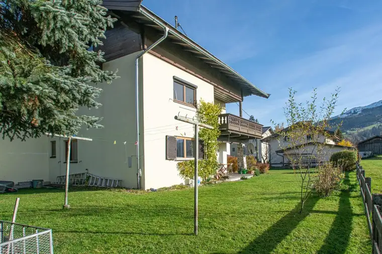 Baugrundstück mit Altbestand in zentraler Sonnenlage
