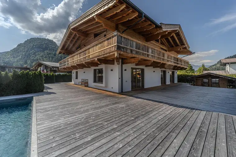 Alpenchalet mit Outdoor Pool und Saunahaus