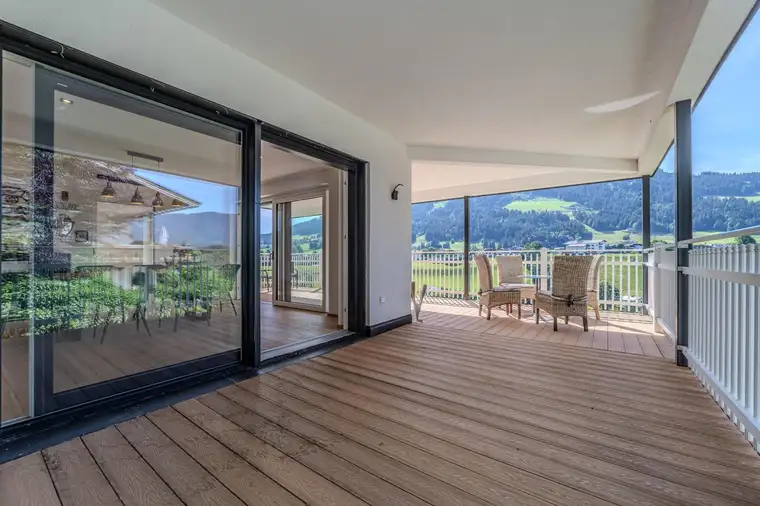 Modernes Zweifamilienhaus/Generationshaus in sehr schöner Aussichtslage