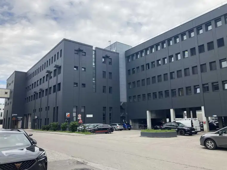 Lager-/ Produktionsflächen ab ca. 1500 m² zu Mieten - Traiskirchen 