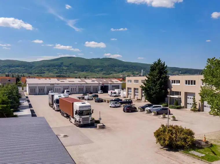 Top Lagerfläche mit Büro im Firmen-Businesspark 99 zu mieten!