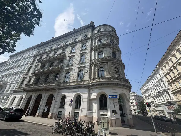 Top Bürofläche im Palais Schlick zu mieten!