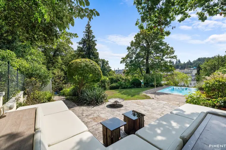 Elegante Villa mit historischem Garten in Dornbach