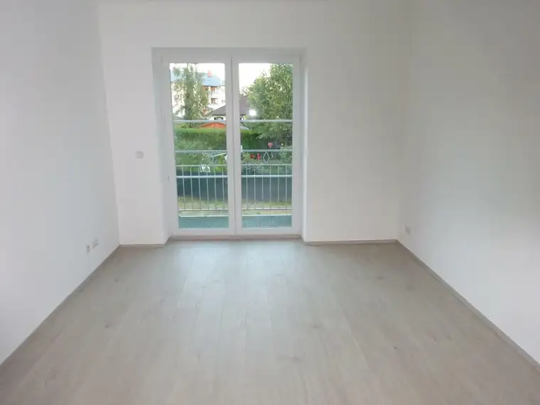 Gelegenheit!!! Helle 2 Zimmer ETW mit Garten!!!