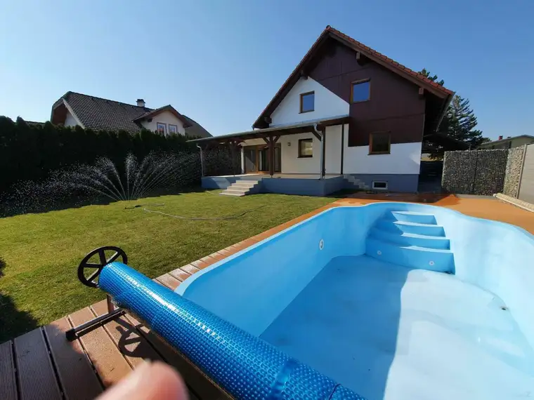 Hochwertig ausgestattetes Einfamilienhaus mit Pool und Carport!!! Preisreduziert!!!