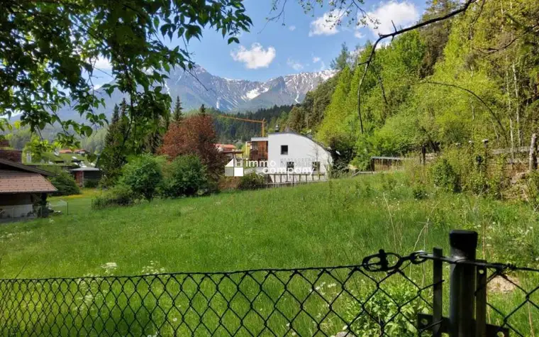 SONNIGES BAUGRUNDSTÜCK IN WALDRANDLAGE