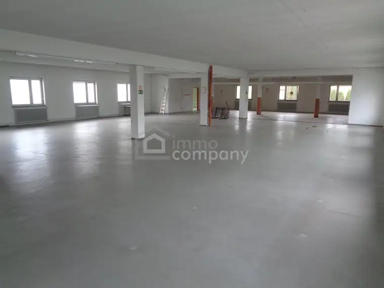 Neuer Preis!!! Interessantes Anlageobjekt für Firmensitz oder ca. 18 Wohneinheiten! ...und weitere 1312m² Freifläche/ Baugrund für zB. Reihenhäuser um Euro 158.000!!!