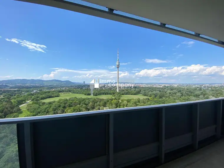 Luxuriöses Wohnen auf höchstem Niveau - Traumapartment in Top-Lage mit 16 &amp; 17 Etage, 2 Balkonen und U-Bahn-Nähe. 570.000,00 €
