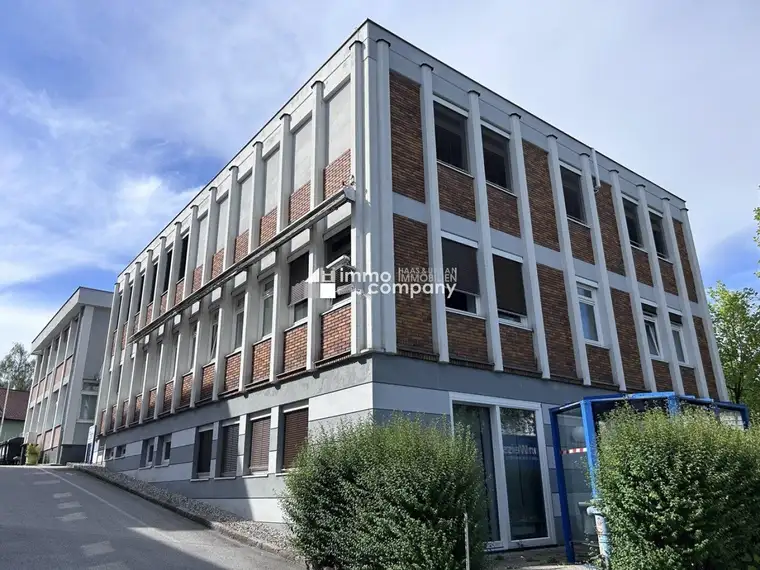 Flexible Bürofläche in Elixhausen - modern, gepflegt und ideal für Coworking - Jetzt mieten für 1.310,00 EUR!