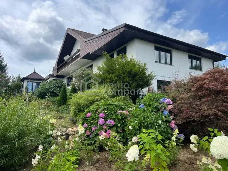 Gelegenheit!!! Mehrfamilienhaus mit 4 Wohneinheiten und unverbaubarem Ausblick auf 750m Seehöhe und 3.300m² Grund!
