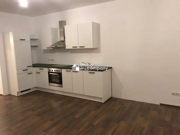Sanierte Anlegerwohnung: 94 m² mit 200 m² Grundstück