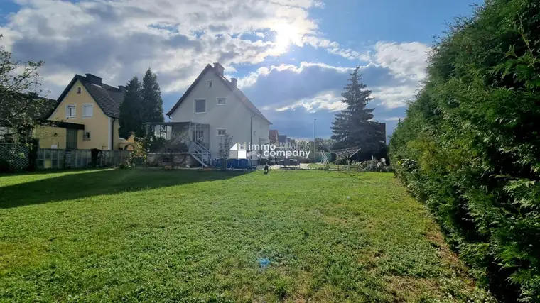 CHARMANTES EIGENHEIM mit großem Grund und WEITERER VERBAUUNG möglich