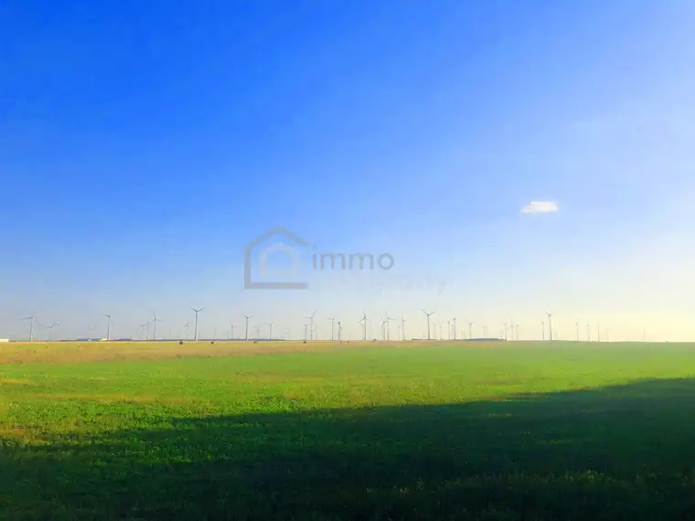 Gr0ßzügige landwirtschaftliche Nutzfläche