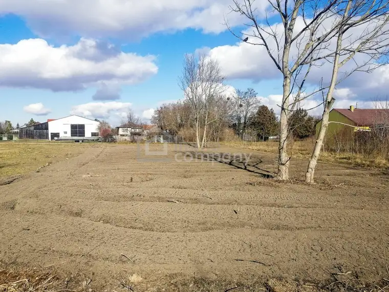 Traumhaftes Baugrundstück in Loimersdorf – 1079 m² für Ihre Zukunft!