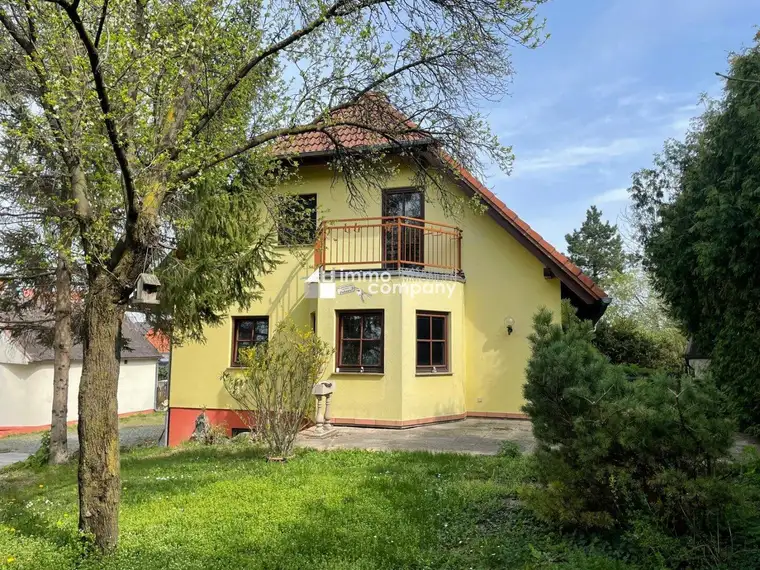 Gepflegtes Einfamilienhaus mit großer Hobbywerkstatt in Wöllersdorf