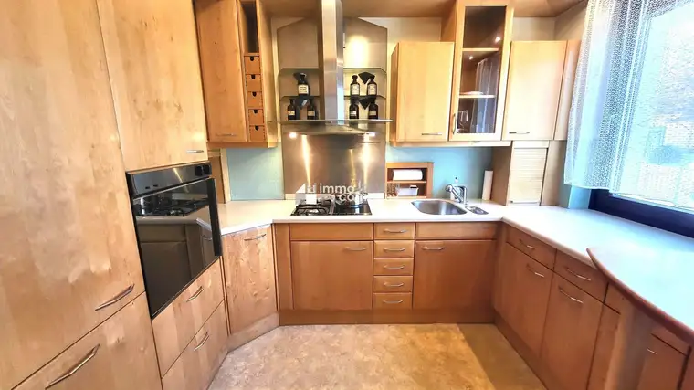 Aus Eins mach Zwei! Ein- oder Zweifamilienwohnung mit Loggia, Doppelgarage und flexibler Nutzung in Kirchbach