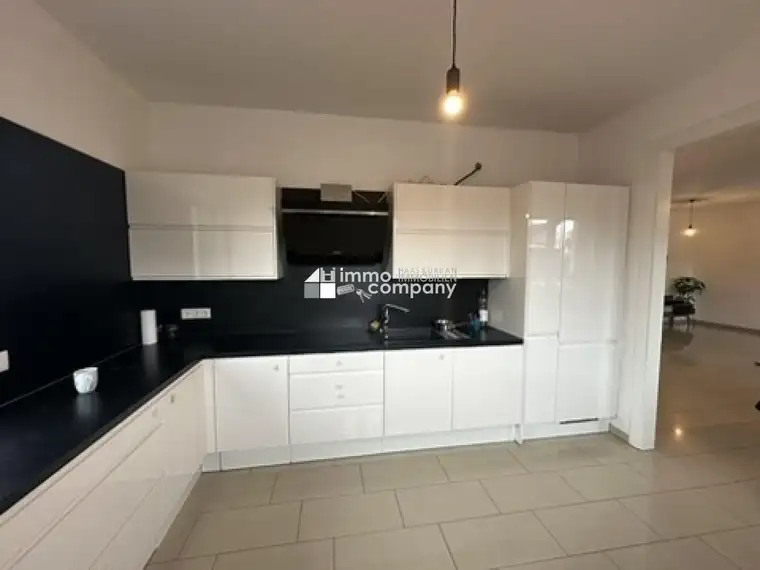 Modernisierte Doppelhaushälfte in Gänserndorf: Ihr neues Zuhause mit Garten und Terrasse!