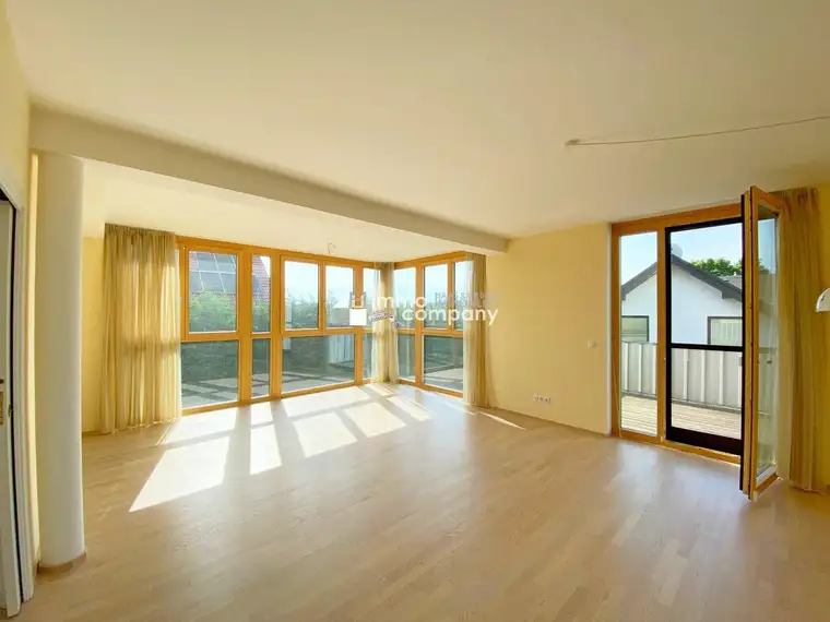 Traumhafte 3-Zimmer-Wohnung mit Balkon und Garage in Gießhübl!