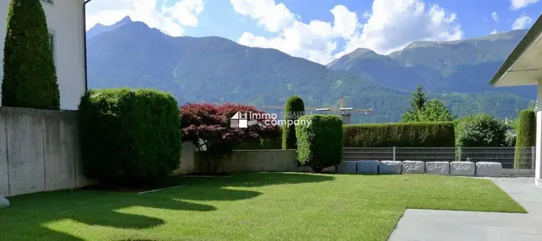 Gartenwohnung mit erstklassiger Architektur in bester Stadtlage - sehr großer Garten, ausgezeichnete Parksituation