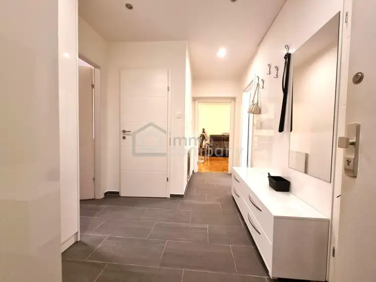 PERFEKTE AUFTEILUNG, TOP-INFRASTRUKTUR und LOGGIA mit GRÜNBLICK – Ihre 3-Zimmerwohnung mit bester INFRASTRUKTUR