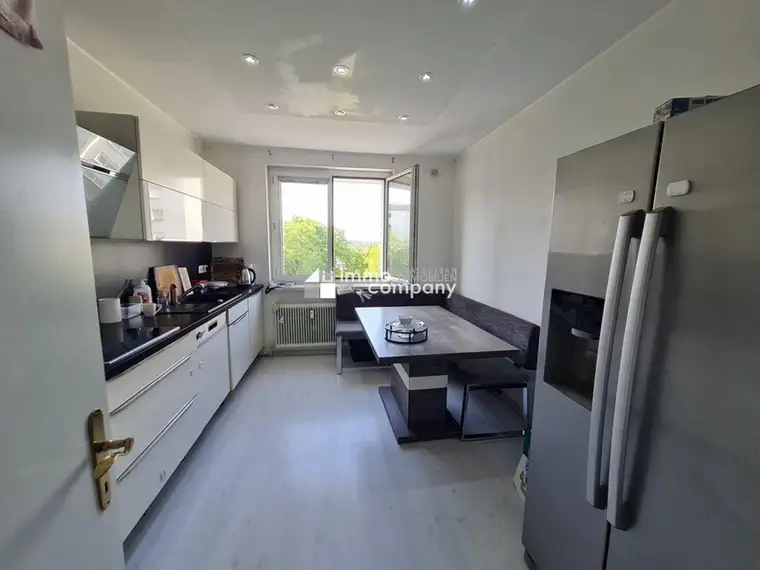 Moderne 92m² Wohnung in Wels mit Loggia, Stellplatz und Einbauküche – jetzt zugreifen!