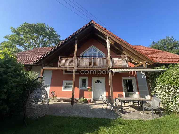 Raus aus der Stadt und rein in die Natur mit 250qm Wohnfläche