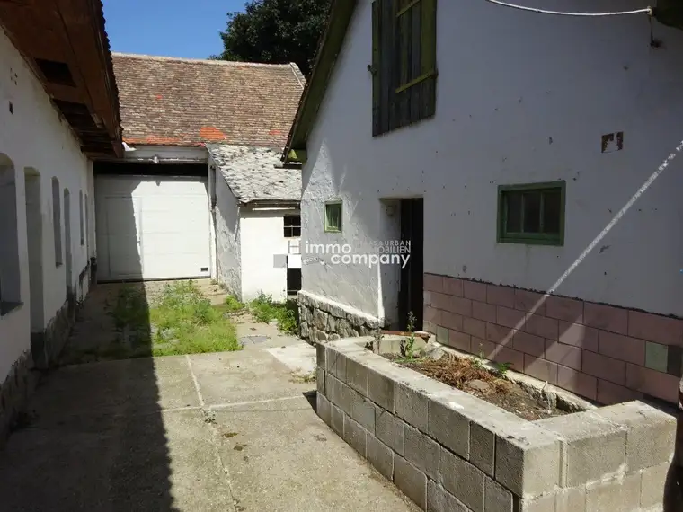 Verlassener ehemaliger Bauernhof mit Stadl!