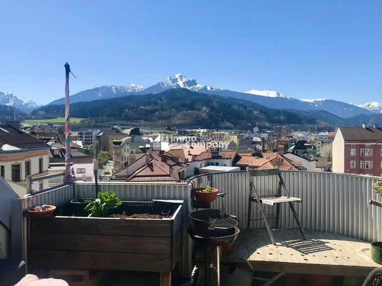 IM HERZEN DER STADT - WG Wohnung mit Dachterrasse &amp; Tiefgaragenplatz