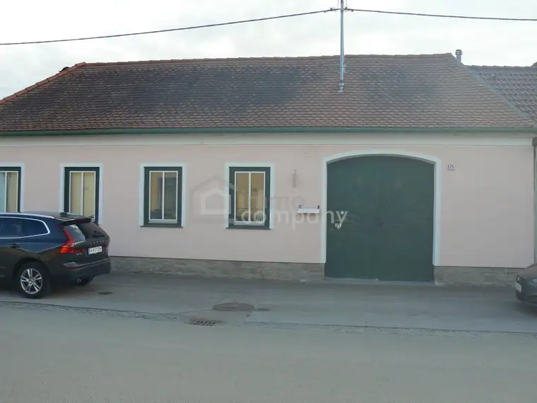 Einfamilienhaus in Großkadolz: Sanierungsbedürftig, 110m² für nur 72.000€!