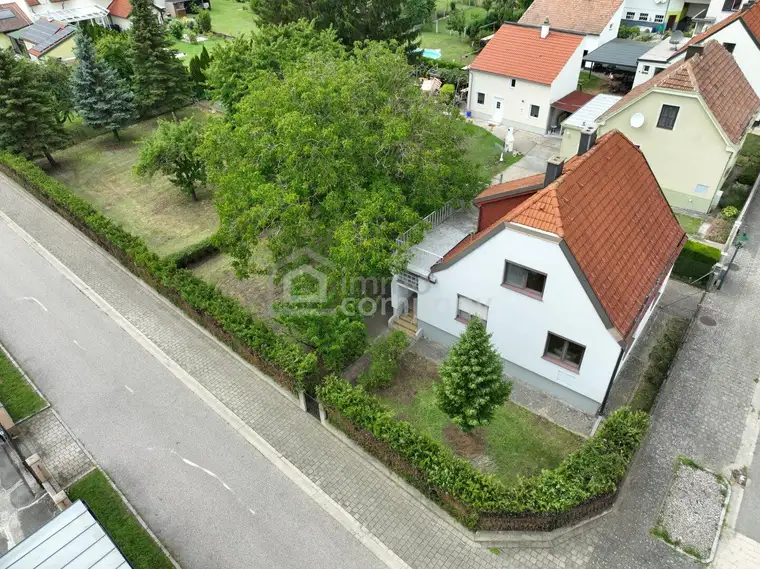 Renovierungsbedürftiges Haus mit Grünblick in Trautmannsdorf/Leitha zu verkaufen!