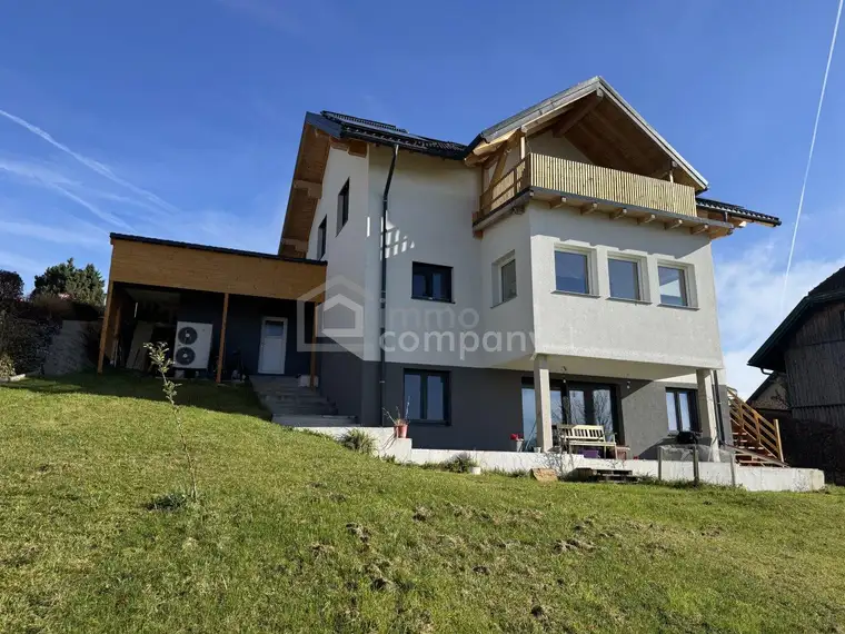 Charmantes Wohnhaus in Neukirchen an der Vöckla.