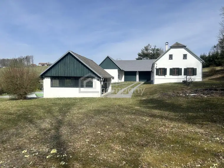 Sooo schön - Charmantes Bauernhaus mit ca. 6,8 ha Grund in Einzellage