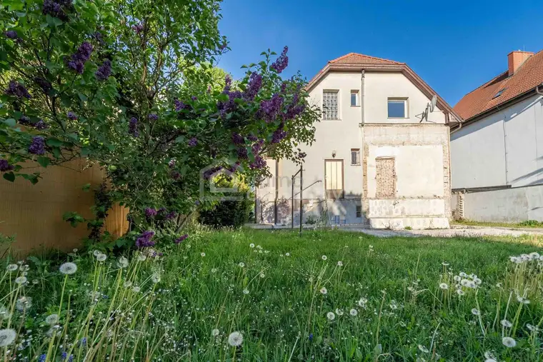Umwerfender Garten mit sanierungsbedürftigem Einfamilienhaus in ruhiger Lage – Ihr Projekt mit Zukunft!