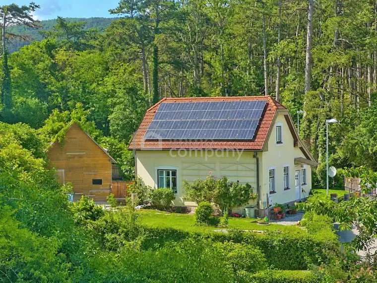 Gemütliches kleines Landhaus für Singles oder Paare – ein Paradies im Grünen – Landhaus mit PV-Anlage nahe Wien