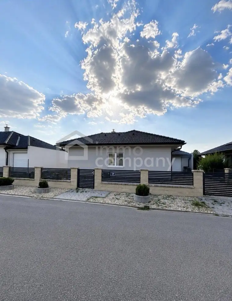 HAUS-HIGHLIGHT! 4 ZIMMER | GARTEN | GARAGE | ABSOLUTE RUHELAGE